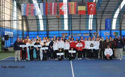 Ekipe na otvoritvi WC 14 deklice 2013_400 Ekipe na otvoritvi WC 14 deklice 2013_400