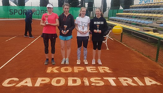 Božičnik Lina in Pia Poglajen zmagovalki dvojic OP Božičnik Lina in Pia Poglajen zmagovalki dvojic OP
